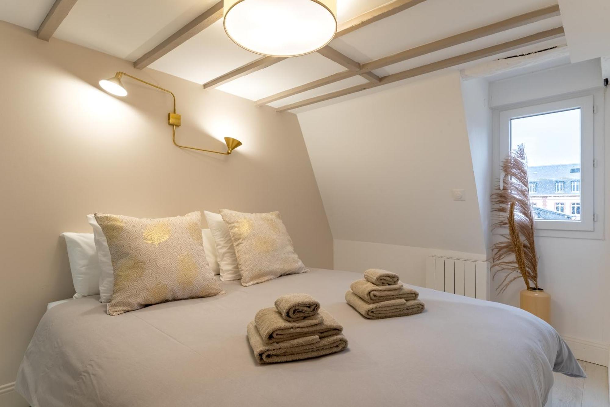 Suite Cathedrale Haut De Gamme + Parking - N°8 루앙 외부 사진